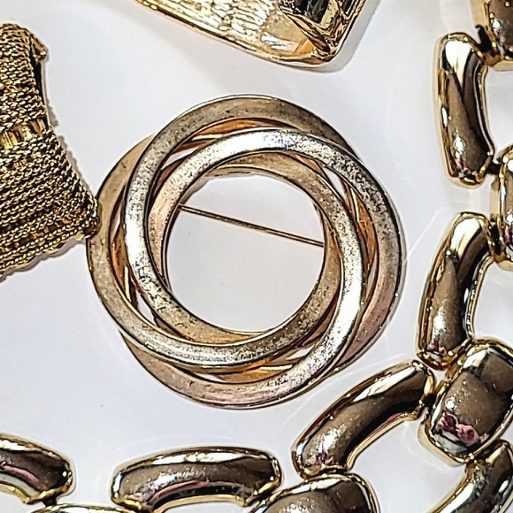 BOLD GOLD BLING NECKLACES, BRACELET JEWELRY LOT - FIVE ITEMS - Picture 3 of 10